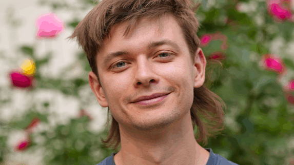 Portraitfoto von Felix Penzenstadler